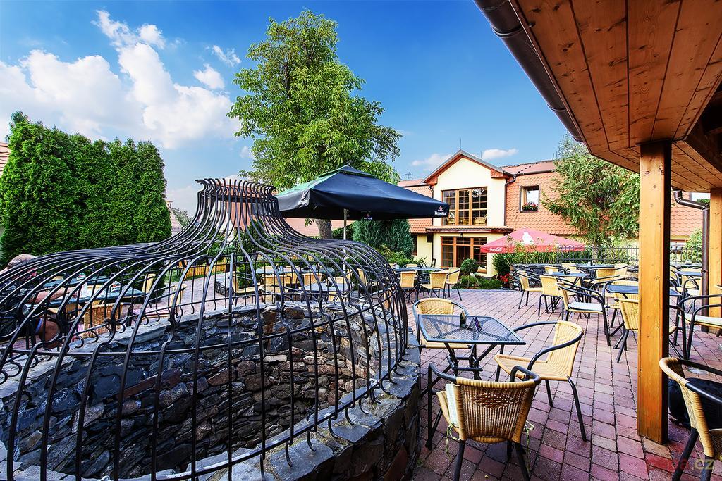 Restaurace A Penzion U Palecku Skuteč Extérieur photo